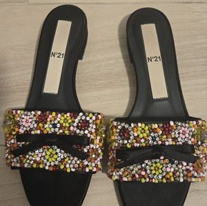 N21 Flip flops